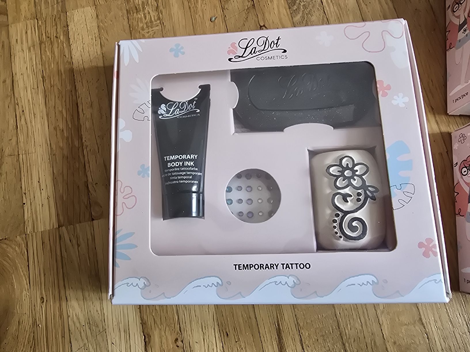 Make-up: LaDot Temporary Tattoo Set – Usato da Dübendorf venduto da jep76 1