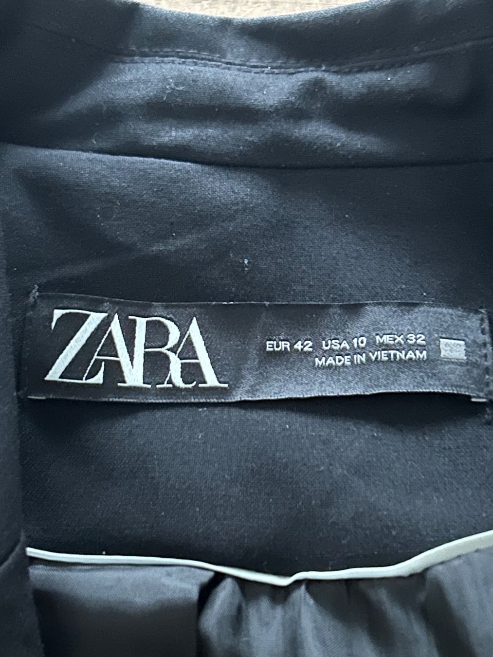 Zara Jacken: Schicker Zara Blazer, Grösse 42, Schwarz – Gebraucht aus Schötz von chousan 1