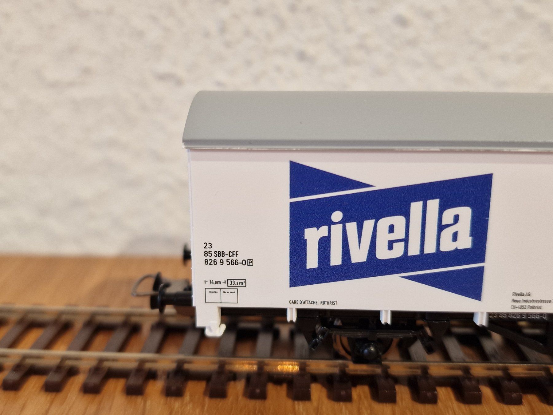 Piko Modelleisenbahnen: SBB Rivella Güterwagen H0 – Neu und originalverpackt aus Matten b. Interlaken von lor_hr9w 3