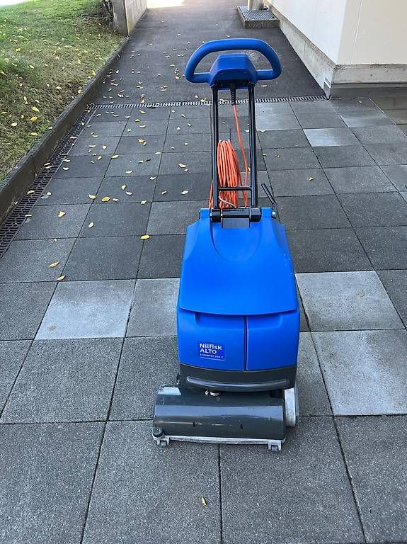 Tutte le macchine: Bodenreinigung Maschine  – Usato da Bremgarten b. Bern venduto da Rebollo1 4