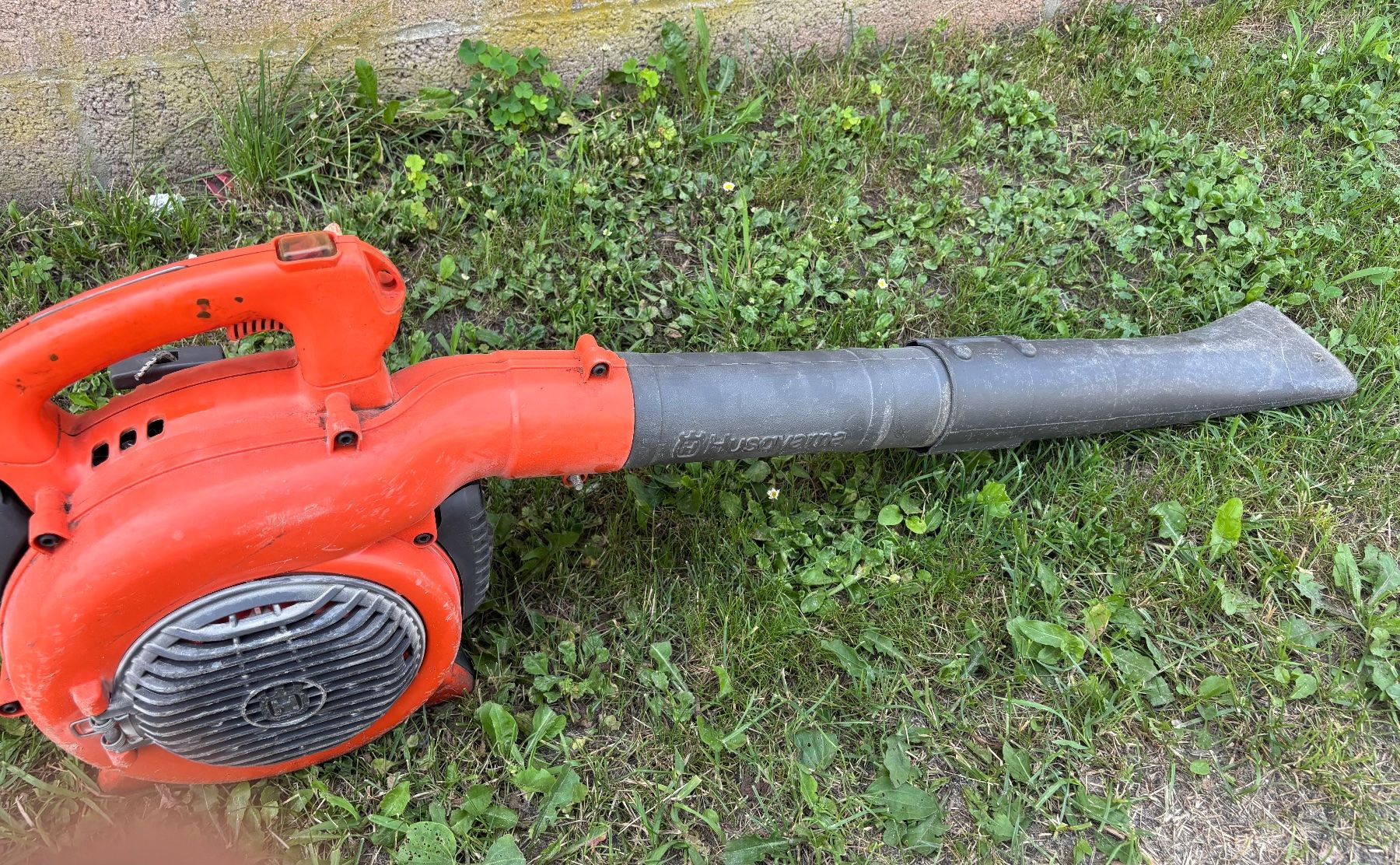 Husqvarna Soffiatori & Aspiratori per foglie: Laubblaser Husqvarna 125B – Usato da Grono venduto da Alpina6537 3