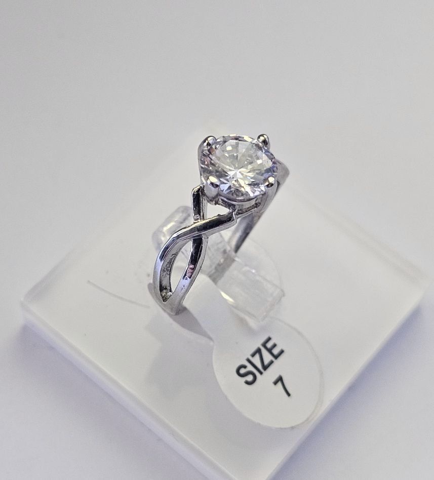 Anelli: Eleganter Ring mit funkelndem Zirkonia, 925 versilbert, Gr.7 – Nuovo (secondo la descrizione) da Grenchen venduto da maretop 4