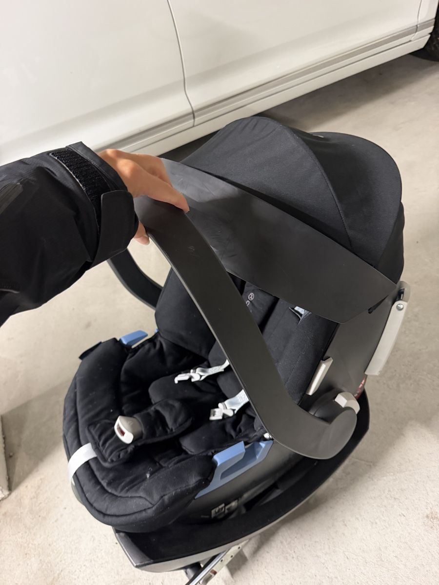 Cybex Auto-Kindersitze: Cybex Anton 5  – Gebraucht aus Männedorf von cec_6vdr