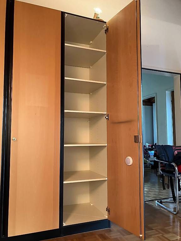 Schränke: Kleiderschrank  – Gebraucht aus Zürich von Ursli33 1
