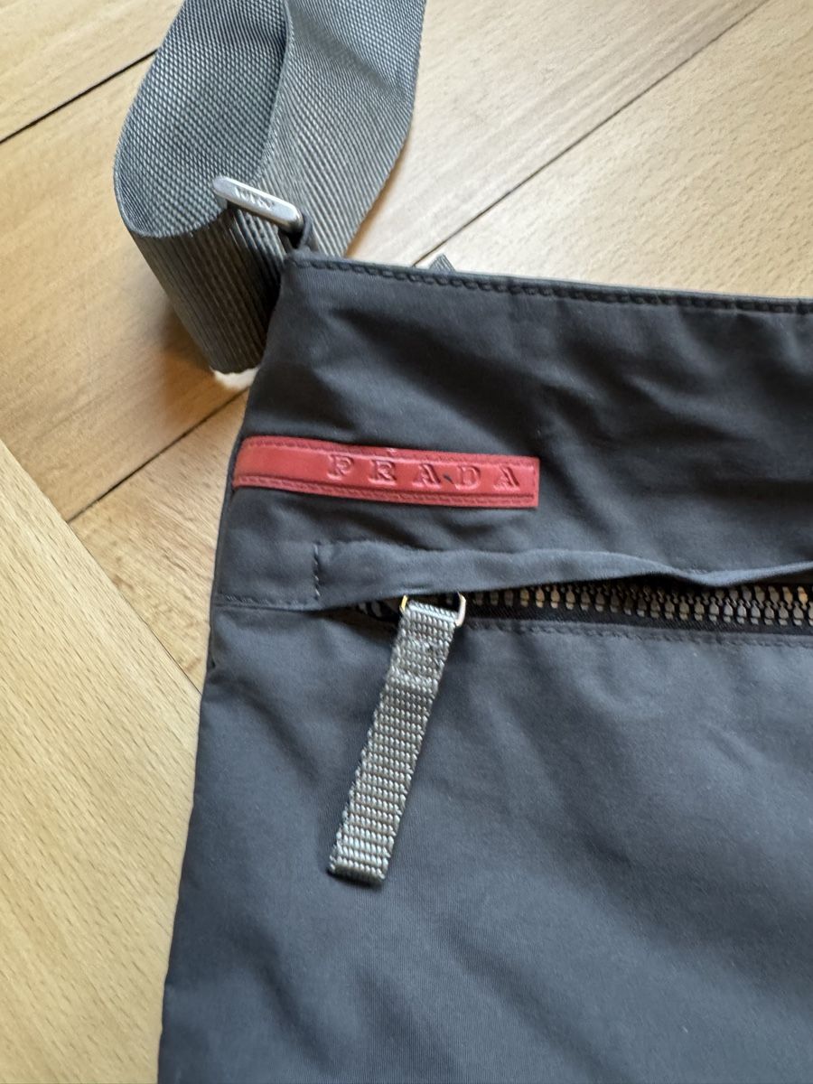 Prada Borse: Prada Umhängetasche schwarz Nylon – Usato da Bern venduto da Mancini 2