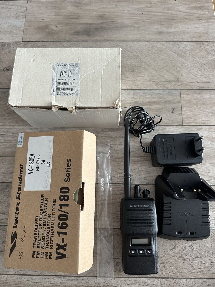 Radiocomunicazione: Funkgerät Vartex Standard – Usato da Emmenbrücke venduto da Marktonline