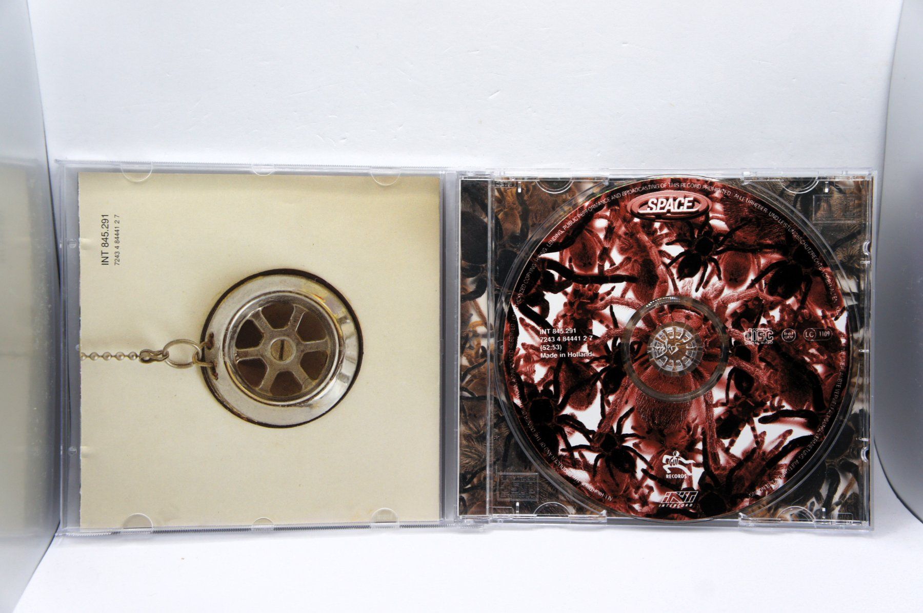 CDs: CD Space - Spiders – Gebraucht aus Ernetschwil von luisvonerni 2