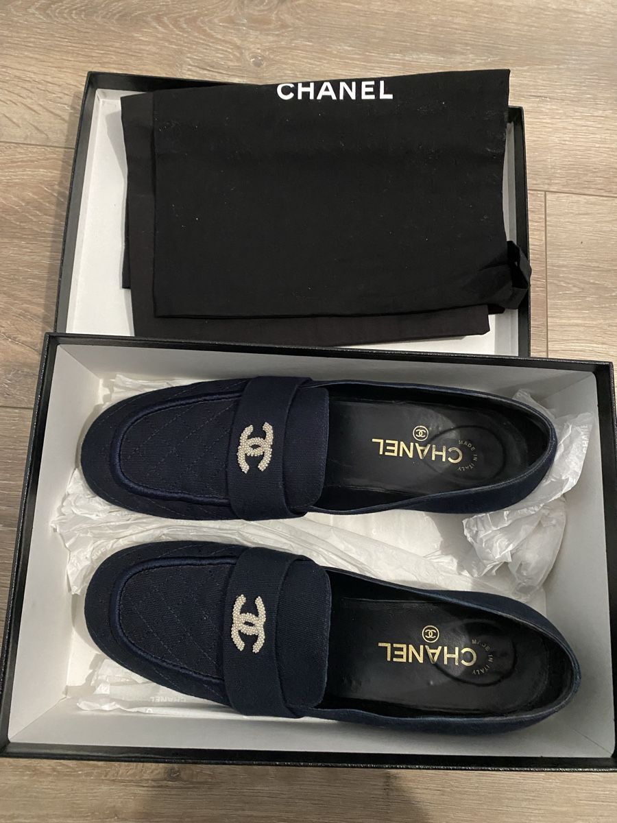 Chanel Scarpe da donna: Mocassins Chanel, taille 41 – Usato da Corsier GE venduto da tanamera 1
