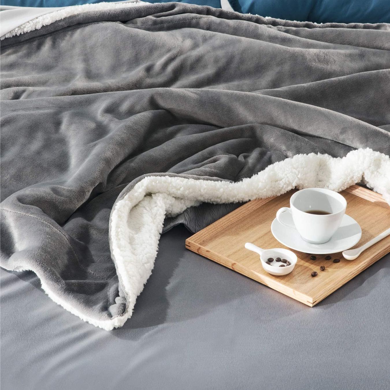 Coperte: Decke Sofa Kuscheldecke Sherpa Sofaüberwurf Couchdecke – Nuovo e nell'imballaggio originale da Zürich venduto da NovaDen 2