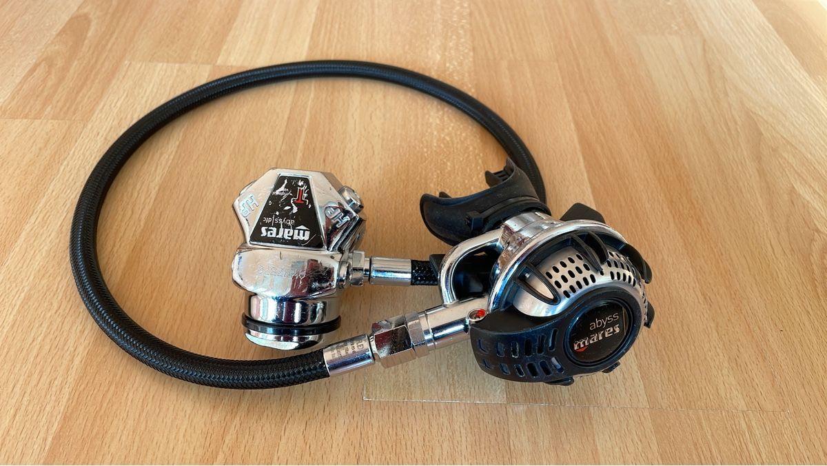 Mares Respiratori & Giubbotti: Mares Abyss Tauchregler – Usato da Umiken venduto da Abyss3