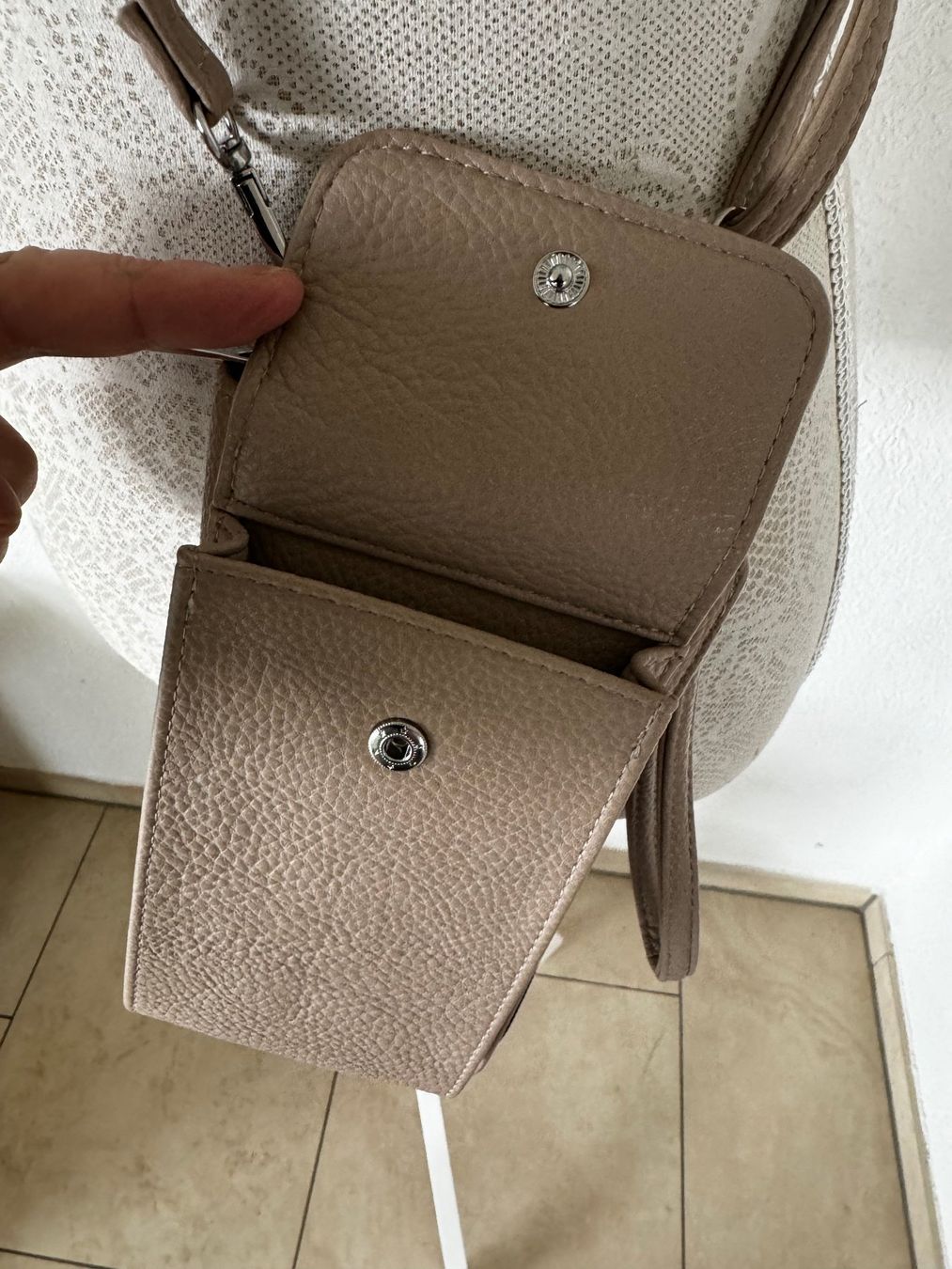 Borse da donna: Neuware Handytasche mit Portemonnaie Beige – Nuovo (secondo la descrizione) da Kirchdorf AG venduto da coco123 2