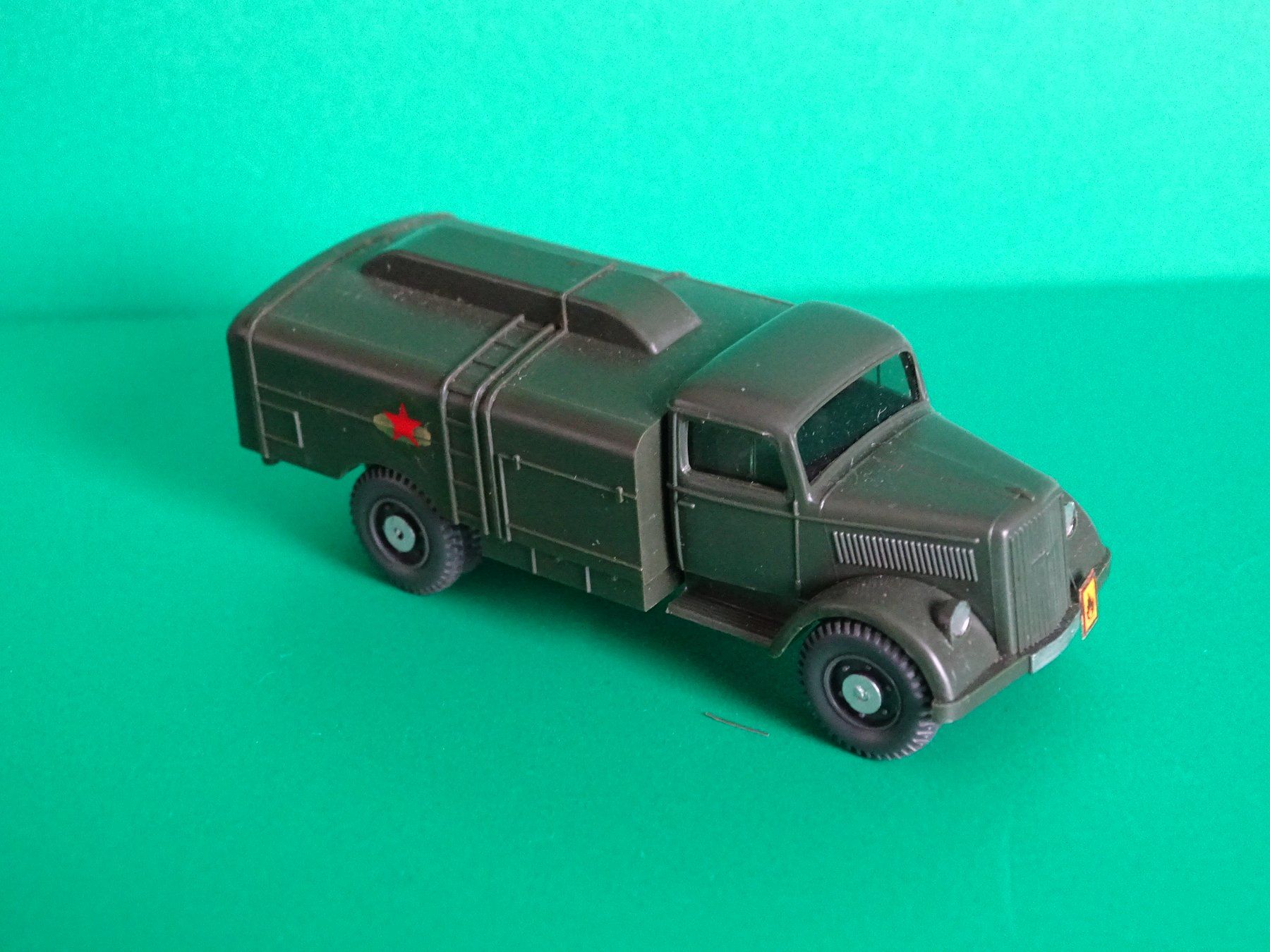 Wiking Modellini d'auto: Armee LKW von Wiking 1/87 – Usato da Bretzwil venduto da Meex 2