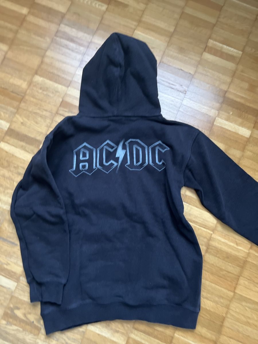 Pullover & Sweatshirts: Originaler AC/DC Pullover – Gebraucht aus Uetendorf von Lucutus-Picard 1