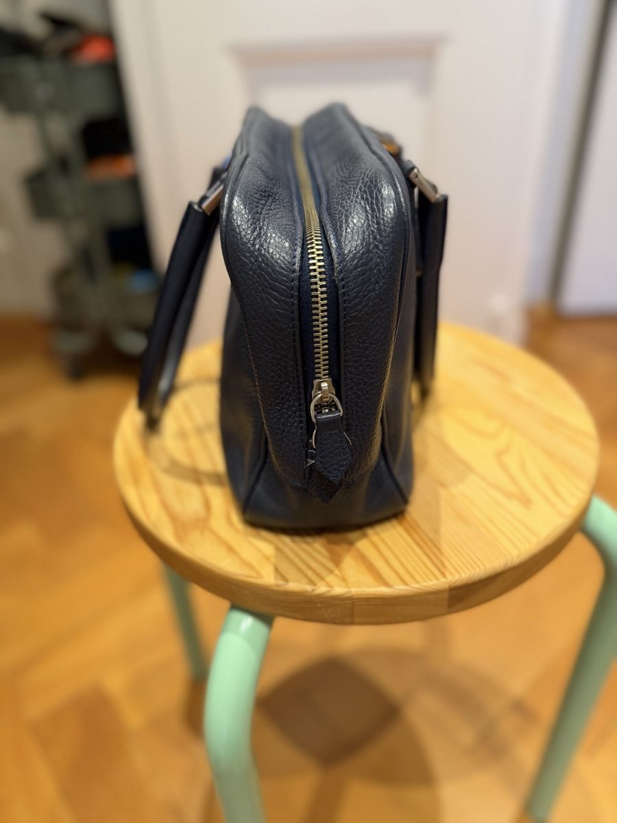 Borse da donna: Navy Blue Leather Italian Handbag – Usato da Genève venduto da jud_xrl8 1
