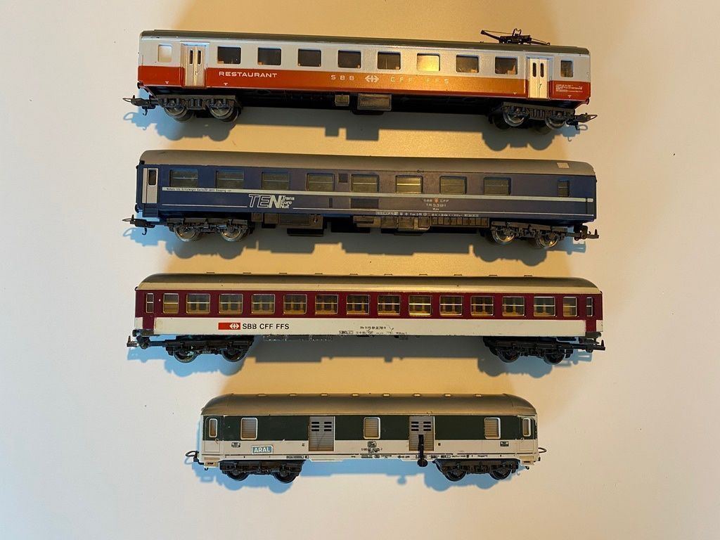 Lima Modellini di ferrovie: Wagons LIMA – Usato da Morges venduto da VintageMemories