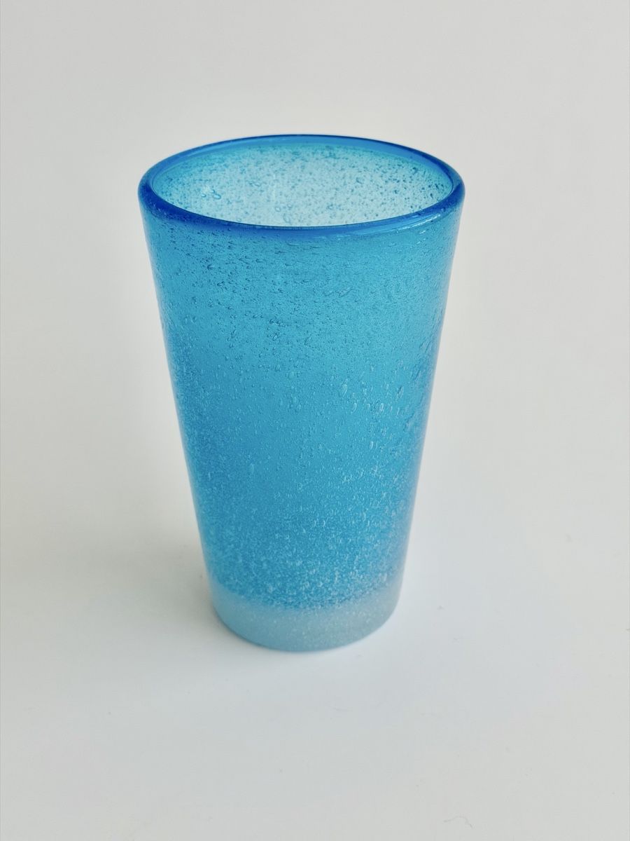 Bicchieri: Verre bleu en verre soufflé bullé. – Usato da Genève venduto da mar_nd6c