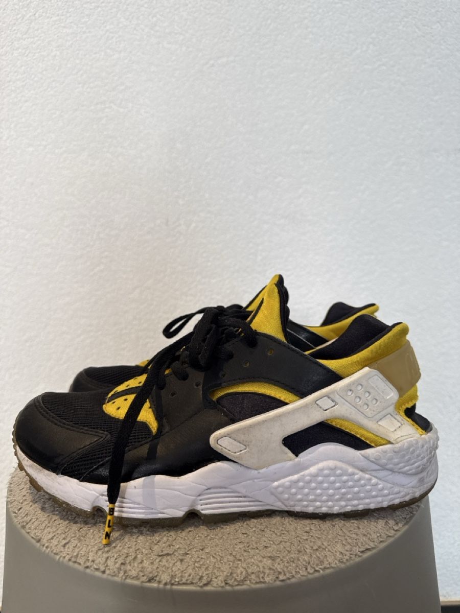 Nike Scarpe da uomo: Nike huarache  – Usato da La Chaux-de-Fonds venduto da Ro.raw 2
