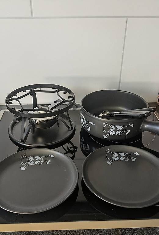 Padelle: Fondue Set mit Tellern und Gabeln – Usato da Zürich venduto da nat_zjl8
