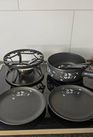 Fondue Set mit Tellern und Gabeln