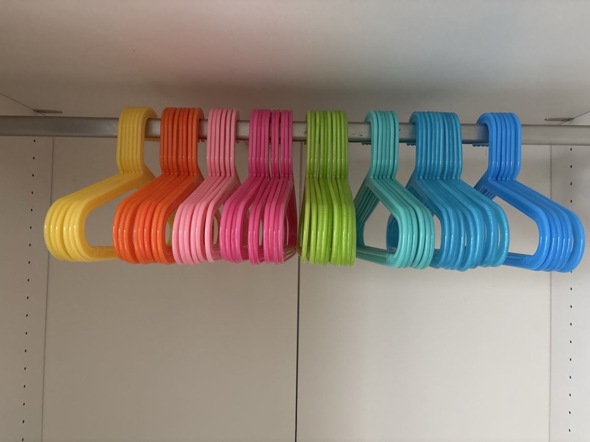 Ikea Appendiabiti: IKEA Kinderbügel diverse Farben – Usato da Otelfingen venduto da Stme77