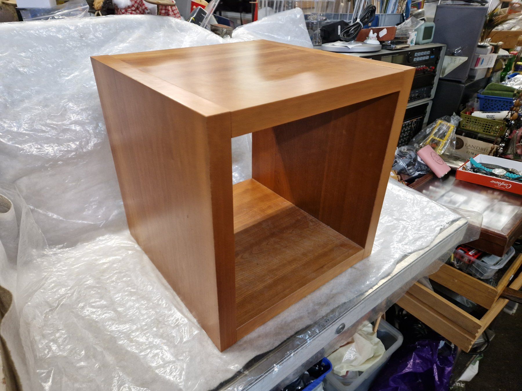 Comodini: Moderner Holzwürfel Holzquader Designklassiker – Usato da Wädenswil venduto da verebe 1