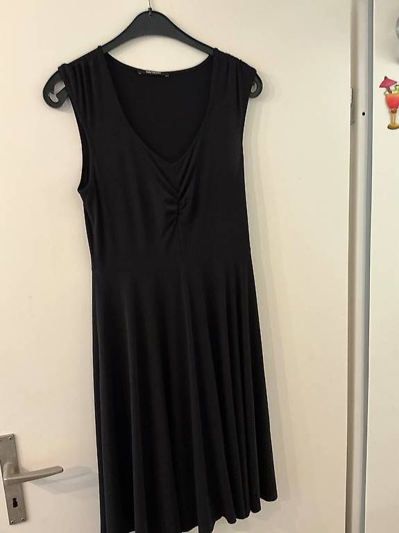 Navyboot Vestiti: Allroundkleid schwarz von Navyboot one sice – Usato da Oberwil BL venduto da Nikki13