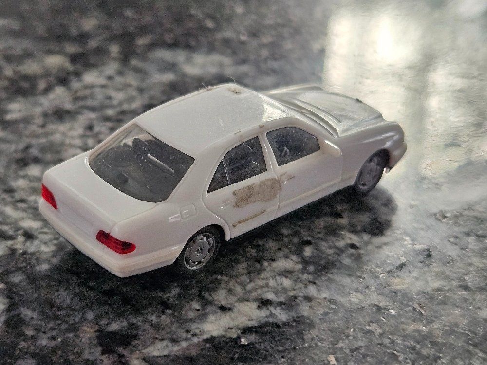 Herpa Modellini d'auto: Herpa Mercedes E-Klasse HO 1:87 – Usato da Kaiseraugst venduto da Carkos 1