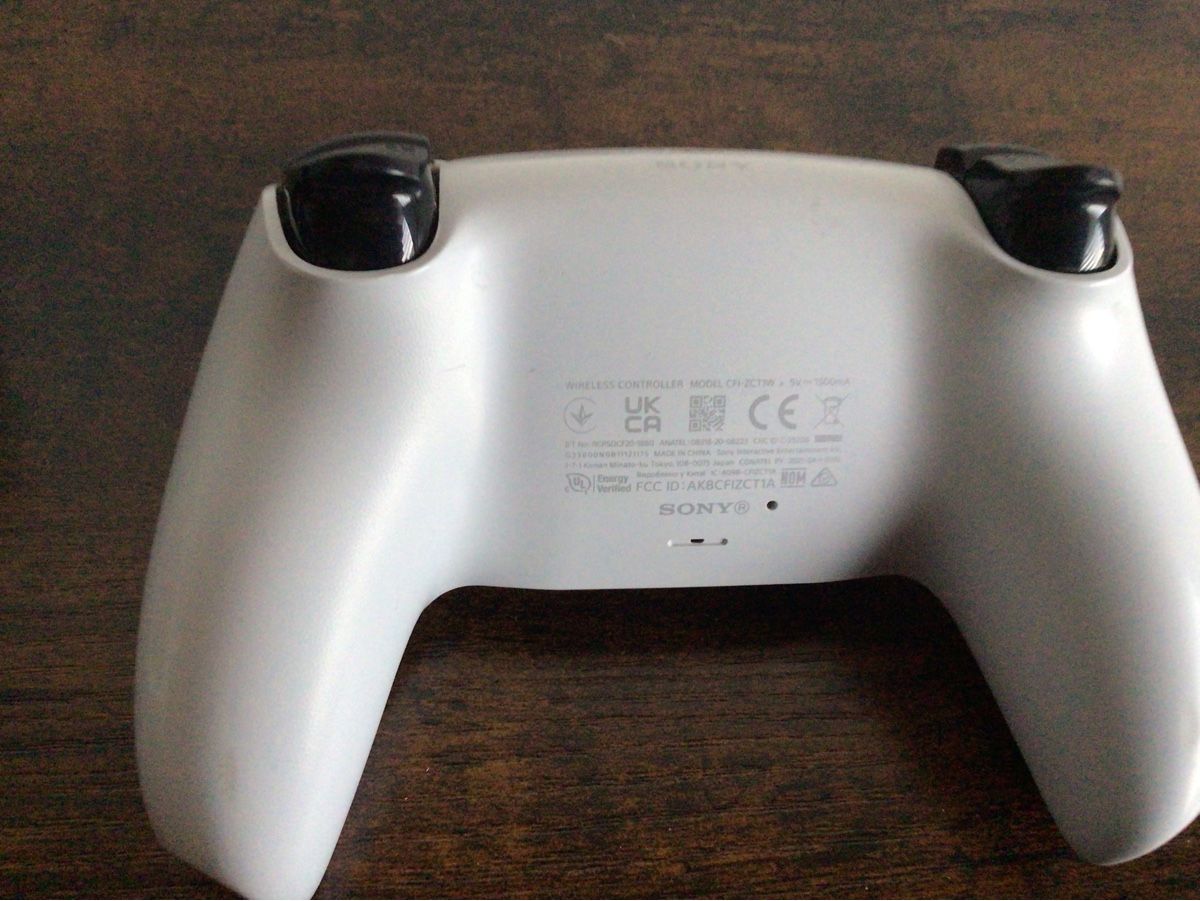 Sony Adapter & Kabel: Playstation 5 Dualsense Ladestation NEU/OVP und 1 Controller – Neu und originalverpackt aus Wangen b. Olten von MOMO80 4