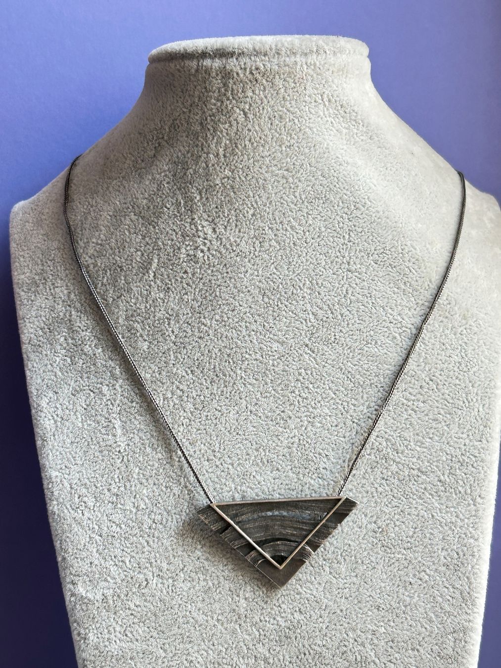 Catenine: Silberkette mit Dreieck-Anhänger, Vintage Look – Usato da Dittingen venduto da Bellevista
