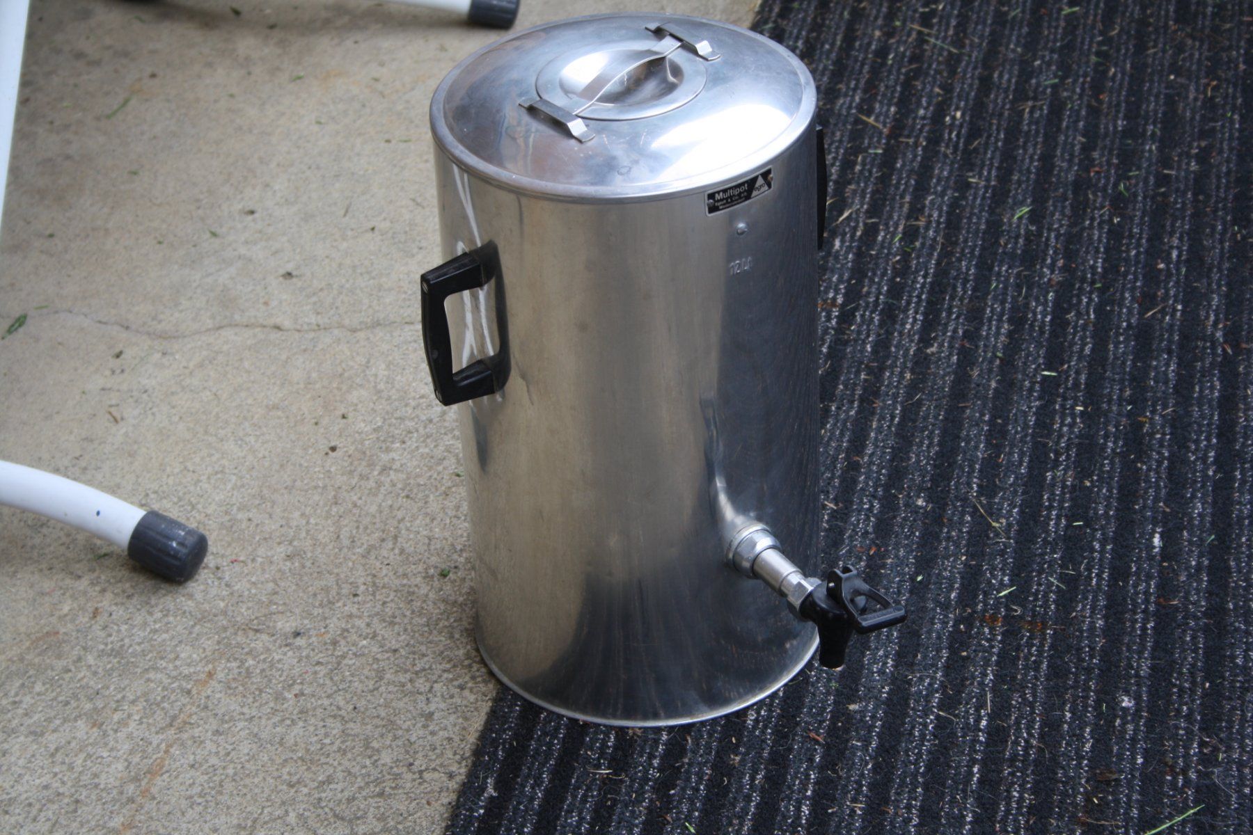 Contenitori & Simili: ISOLIERBEHÄLTER MIT HAHNEN 12 LITER MULTIPOT EGRO – Usato da Wauwil venduto da Pneuedy 9