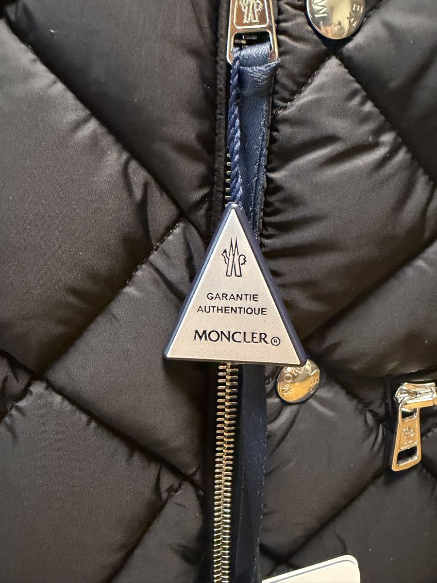Moncler Giacche: Moncler Vulpie short down jacket  Size 3  Color : black – Nuovo e nell'imballaggio originale da Zermatt venduto da add_c7sr 5