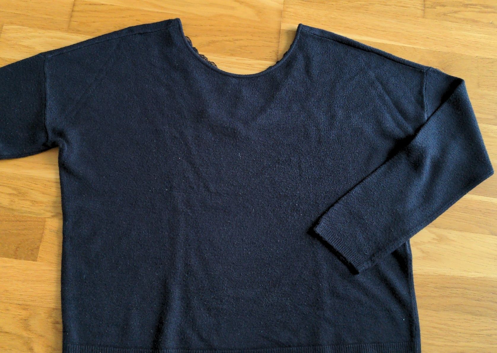Only Pulls & Sweat-shirts: Dunkelblauer Strickpullover ONLY mit Spitze Gr.M – D'occasion à Sutz par Rawypp