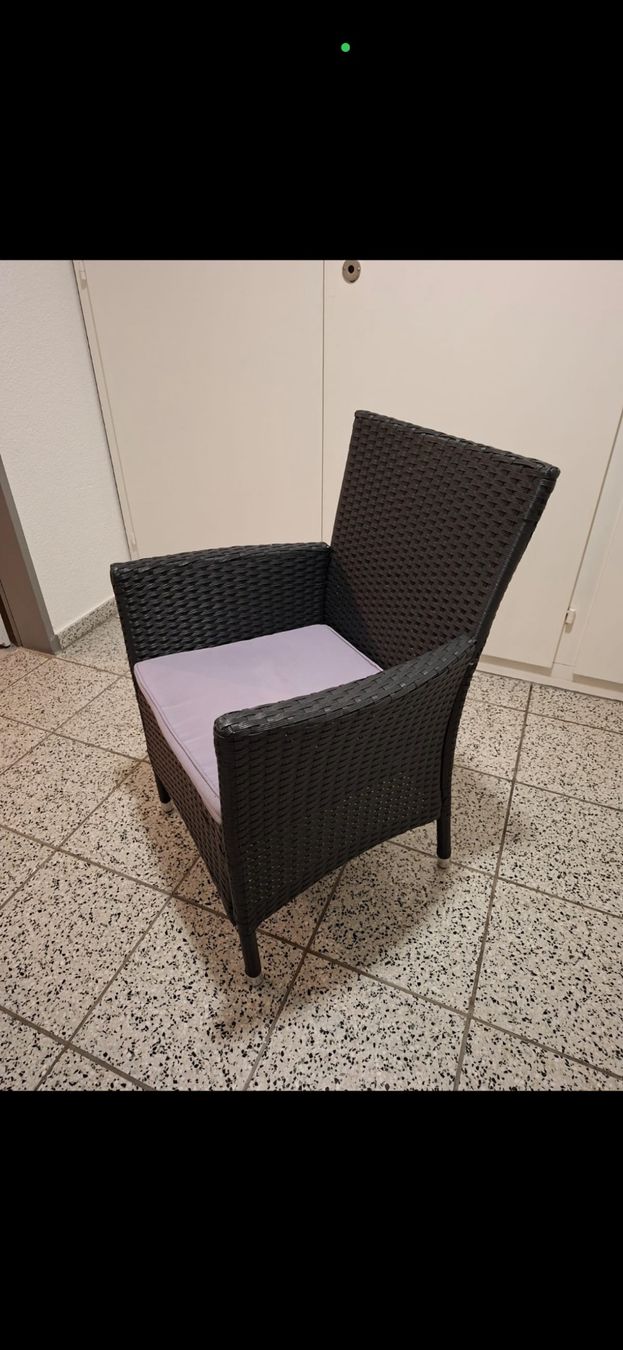 Set di tavolo e panche: Rattan Tisch und 6 Stühle – Usato da Dübendorf venduto da eva_fb5z 4