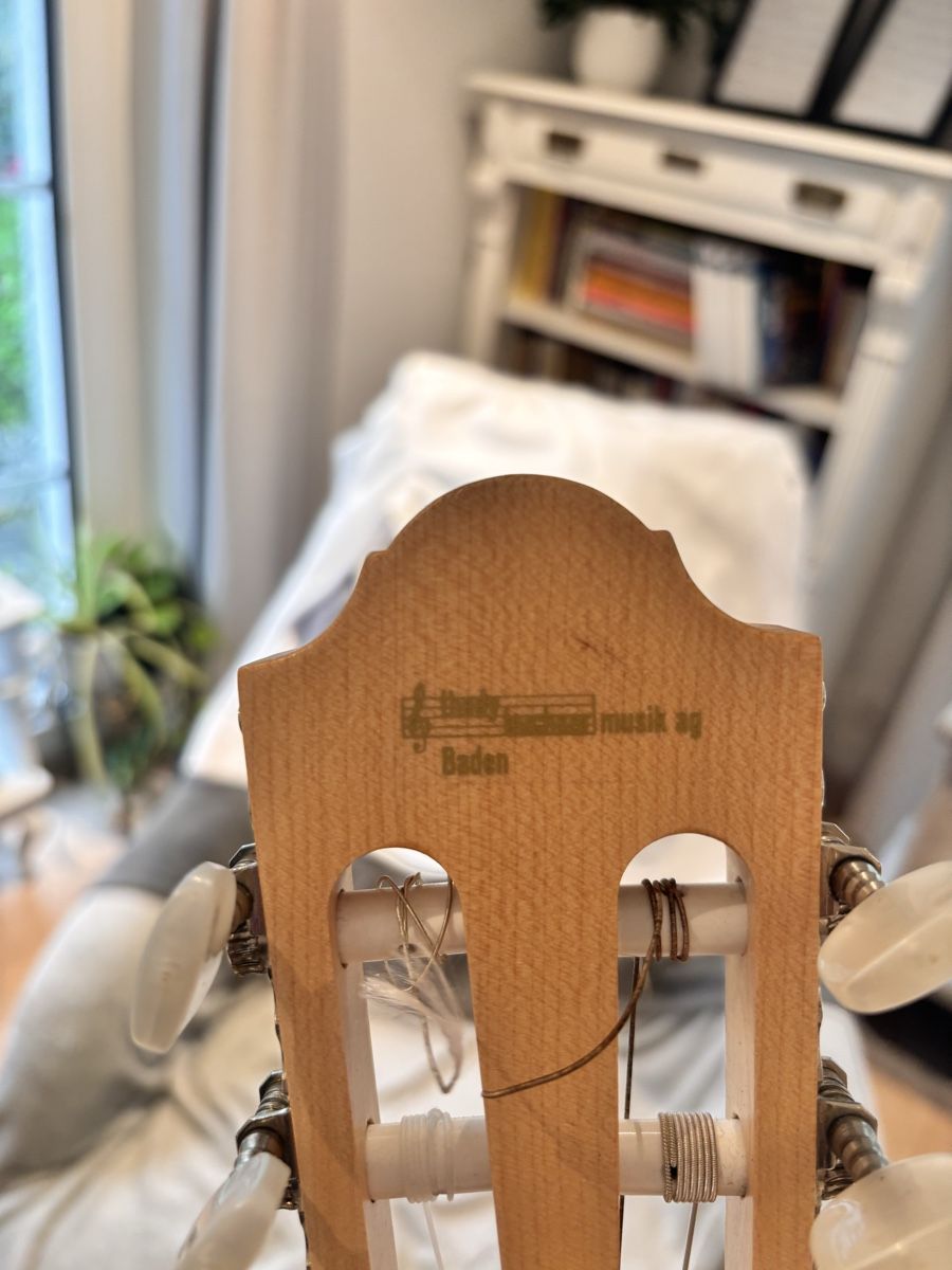 Instruments de musique: Gitarre Kinder Holz – D'occasion à Birmensdorf ZH par Erikastrasse17 3