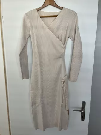 Robe beige moulante hiver 