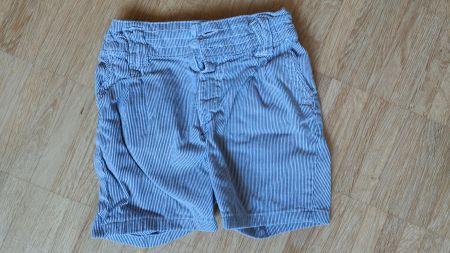 *Neuwertig!* Hose kurz  (Gr. 86 / 12-18M)