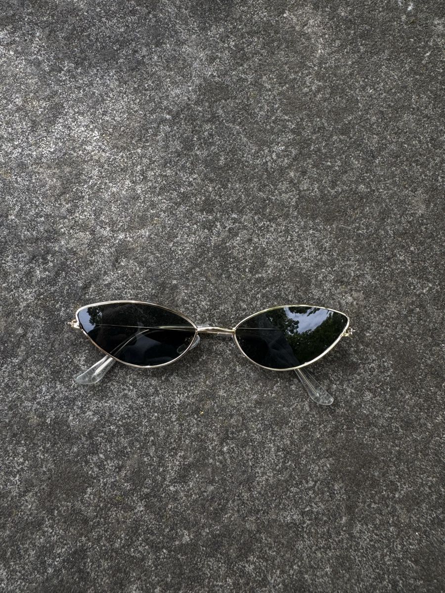 Occhiali & Lenti: Cat Eye Sunglasses Transparent Arms New – Nuovo e nell'imballaggio originale da Effretikon venduto da rus_2l2p