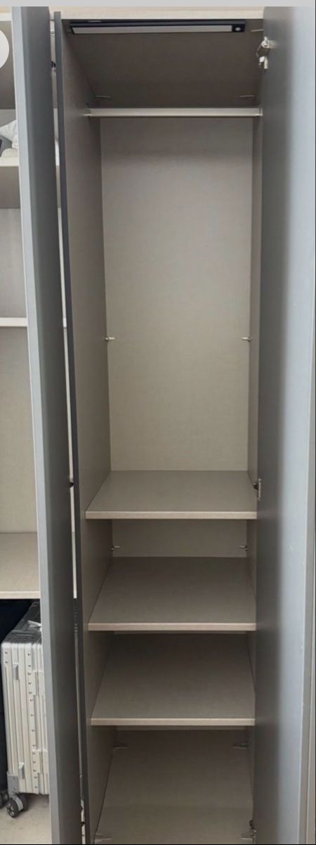 Armoires: Kleiderschrank  – D'occasion à Zürich par asc_75yr 3