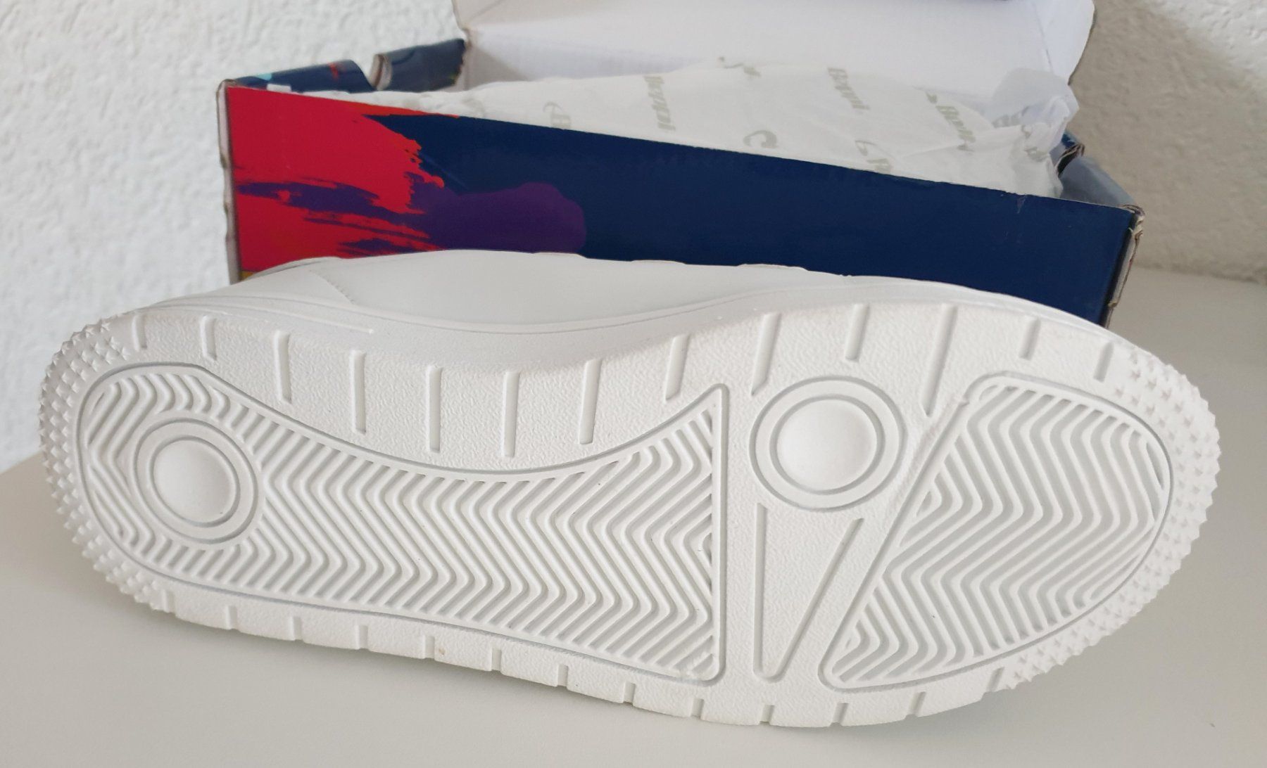 Scarpe per ragazze: Basket plate blanche T35 NEUVE – Usato da La Chaux-de-Fonds venduto da Cokecollection 2