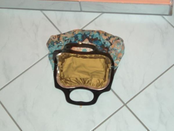 Trousses de maquillage: Neu: Toiletten- oder Schminktasche mit Blumenmuster – Neuf (Voir description) à Uznach par Laeuffer 1