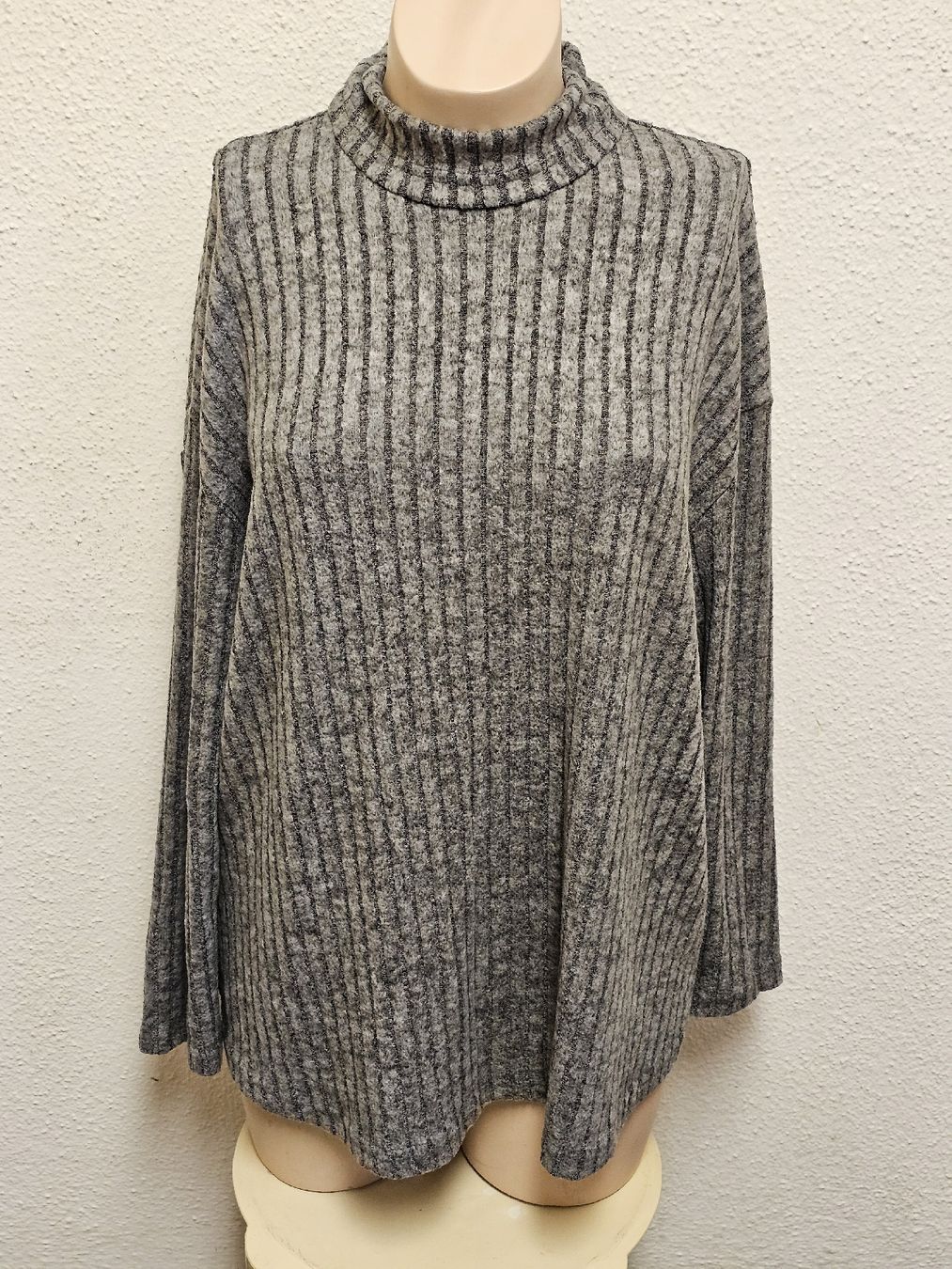 Shein Lotti di vestiti: SHEIN Strick-Set 2-teilig Pullover & Hose Gr. L – Usato da Urdorf venduto da ole_mrp9 3