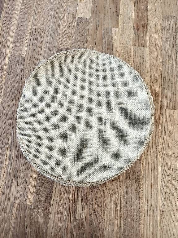 Set di tavolo e panche: Jute Tischset – Usato da Ruppoldsried venduto da ChinRupsi