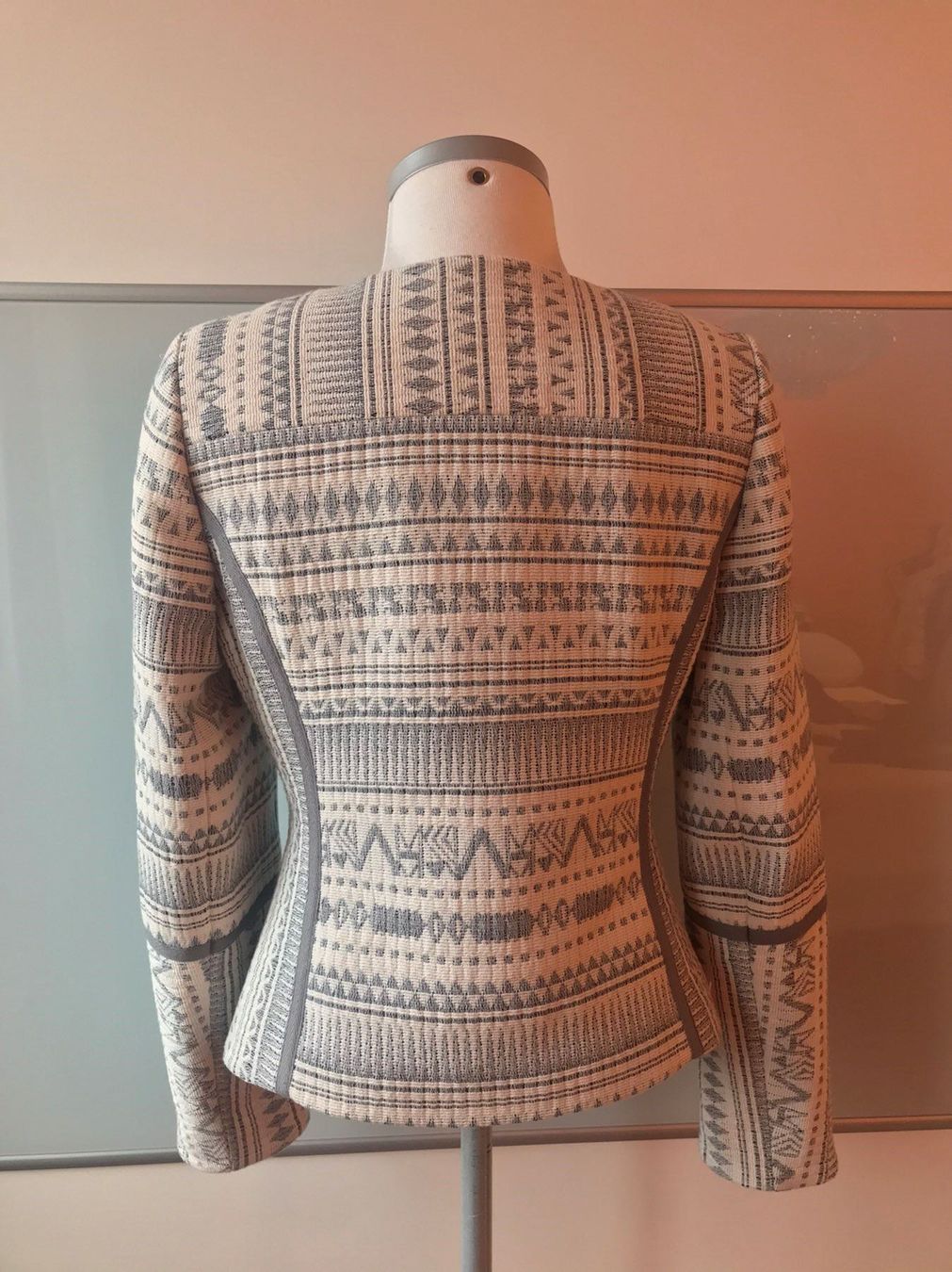 H&M Giacche: H&M Blazer ungetragen Gr. 36 – Nuovo (secondo la descrizione) da Neunkirch venduto da autoscooter57 1