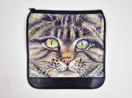 Angelico Kunsleder Taschenklappe mit Katzenkopfmotiv