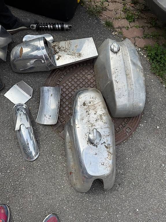 Alle Motorradersatzteile: Pieces de rechange Ducati  – Gebraucht aus Les Posses-sur-Bex von ali_5kpt 4