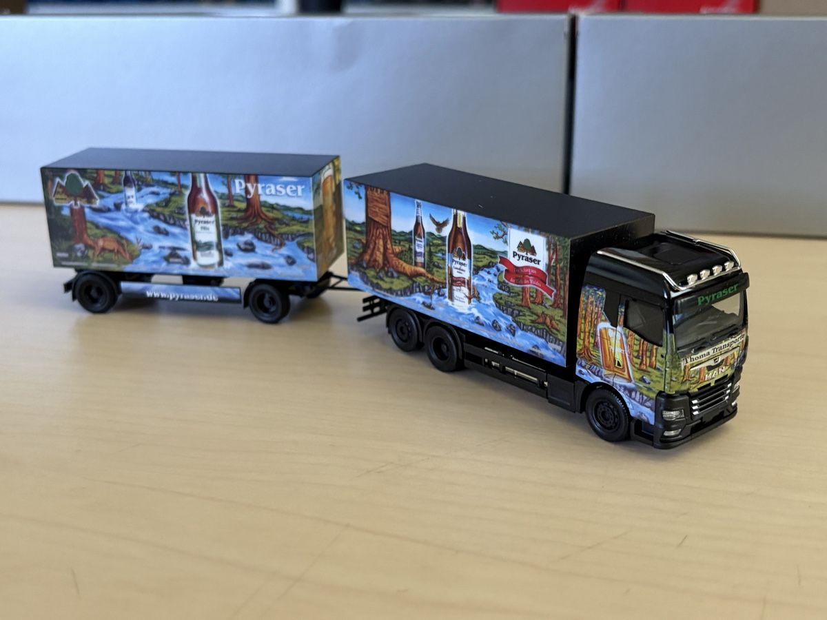 Herpa Modellini d'auto: MAN TGX GM Thoma Pyraser – Nuovo (secondo la descrizione) da Felben-Wellhausen venduto da Mobil01 1