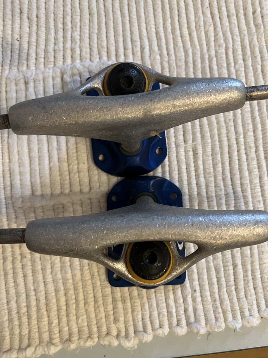 Skateboards: Skaetboard achse paar – Nuovo (secondo la descrizione) da Wettingen venduto da OldKeeper