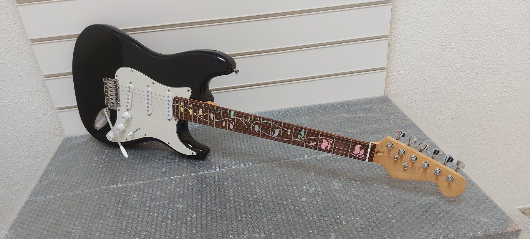Strumenti musicali: E-Gitarre ,frisch ab service – Usato da Glattbrugg venduto da Swissmusik