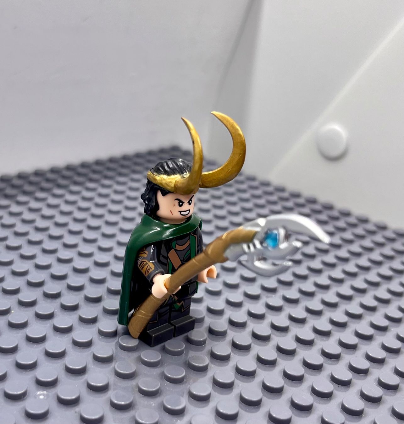 Marvel Kit di costruzioni: Marvel Custom Loki Minifigur – Nuovo (secondo la descrizione) da St. Gallen venduto da Starlord77 1