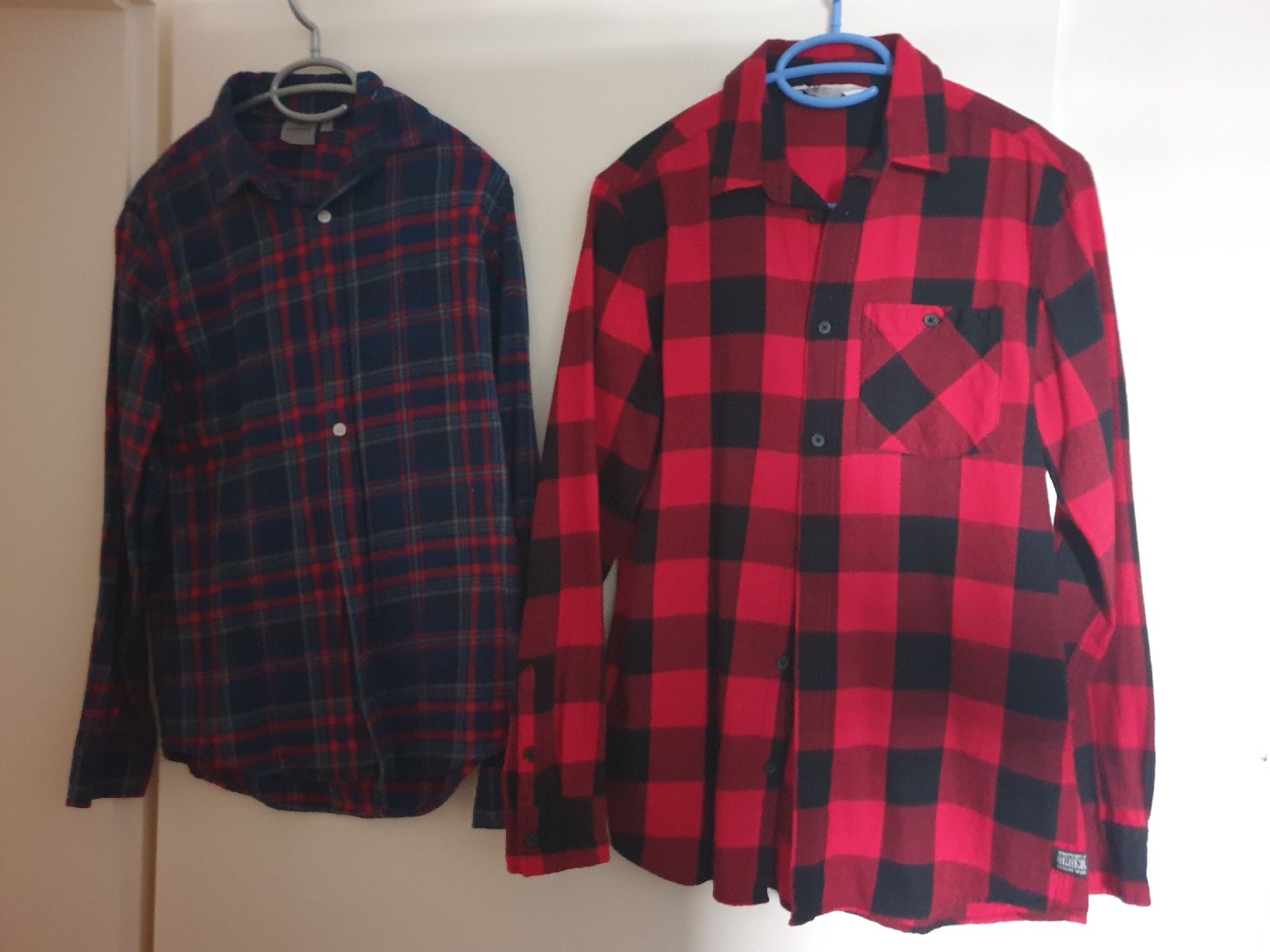 H&M Camicie, T-shirt & Polo: Deux schmis neuf – Nuovo (secondo la descrizione) da Fribourg venduto da mal_8zjh
